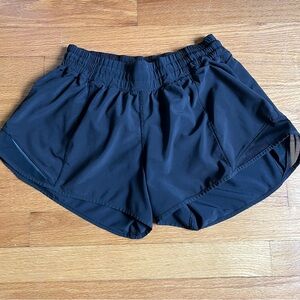 Lululemon Hotty Hot 2.5” Short